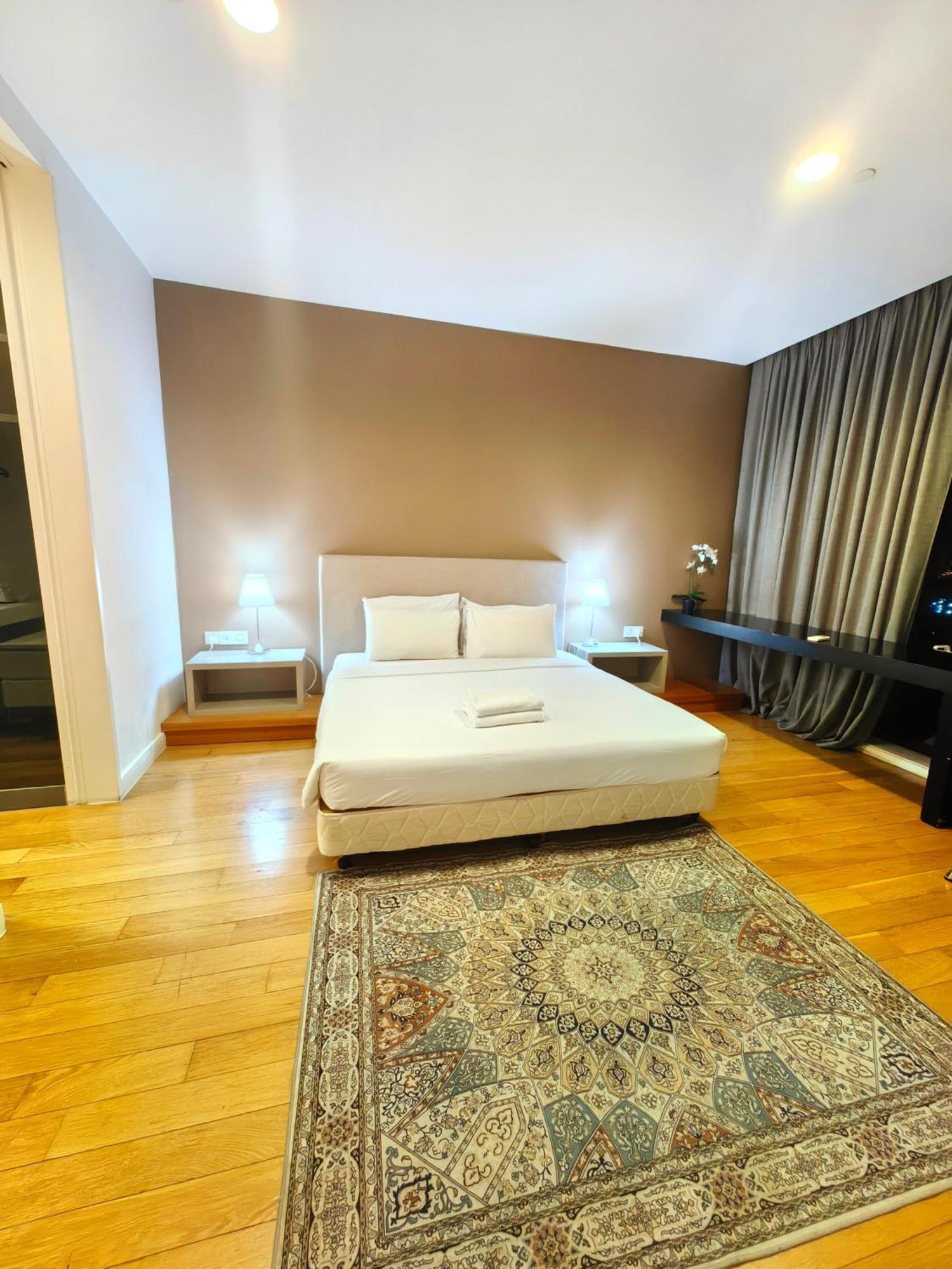 Platinum Tower 1